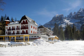 Отель Hotel Croda Rossa, Кортина-Д'ампеццо